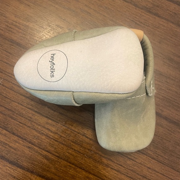 heyfolks size 1 baby green leather moccasins - Picture 2 of 2